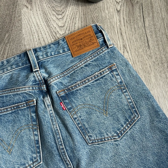 Levi’s Aritzia Premium Icon Denim Skirt 26 Ladies - Picture 5 of 8